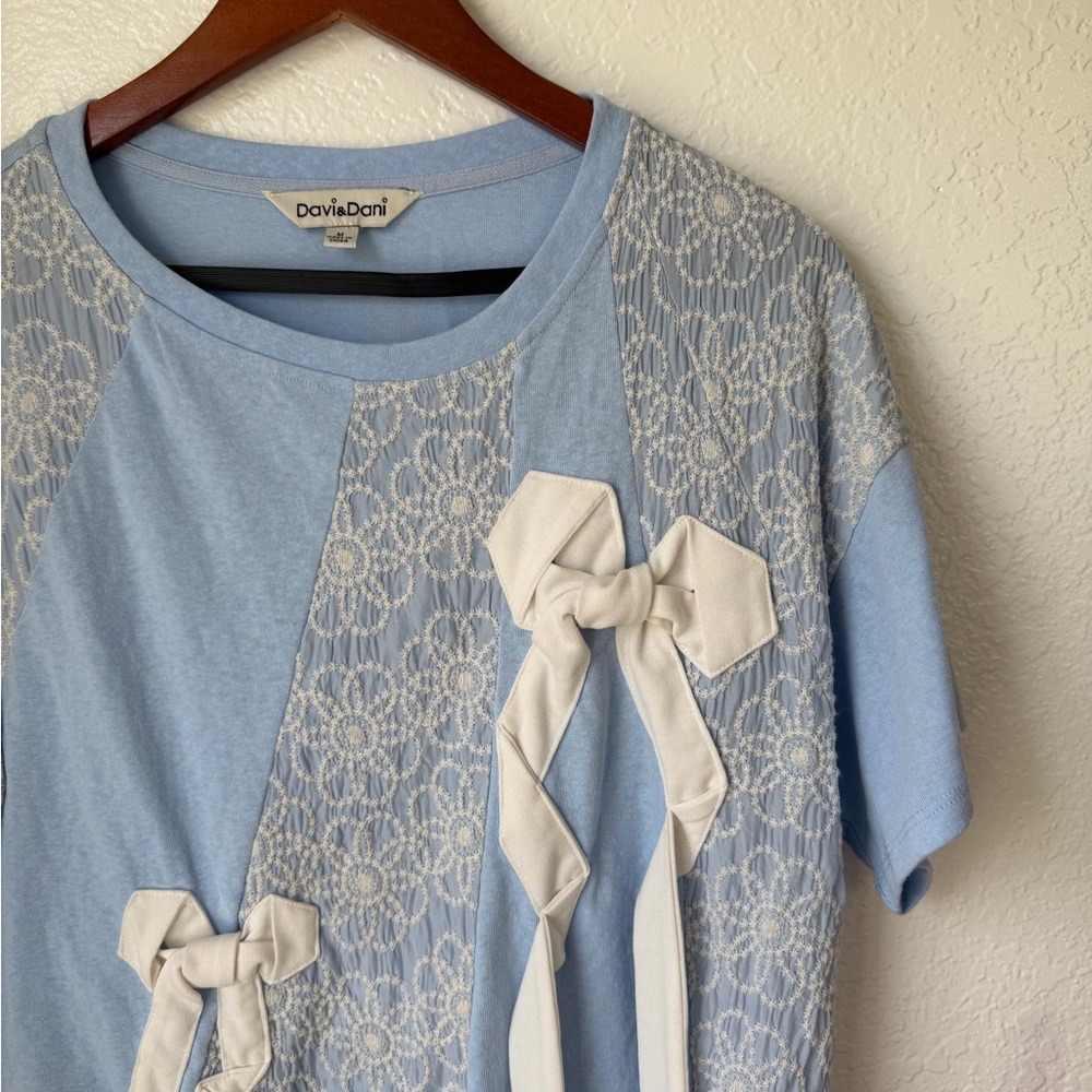 Davi & Dani Color Block Top with Lace and Bow Details in Blue